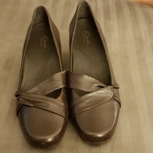 12W Clark's Artisan Leather Slip Ons